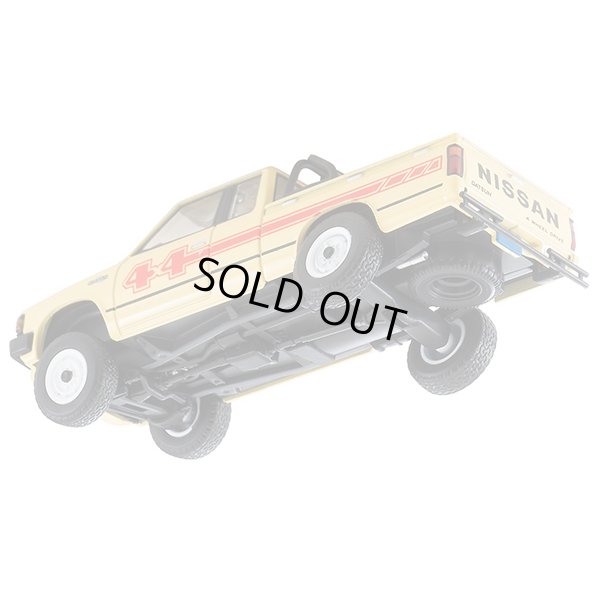 画像8: TOMYTEC 1/64 Limited Vintage NEO Nissan Truck 4X4 King Cab (Yellow) USA version