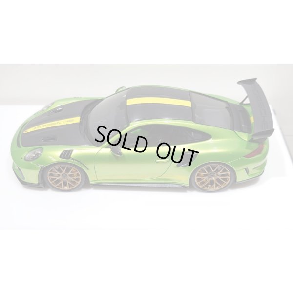 画像4: EIDOLON 1/43 Porsche 911 (991.2) GT3 RS Weissach package 2018 Giallo Verde Pearl with Body Stirpes Limited 32 pcs.