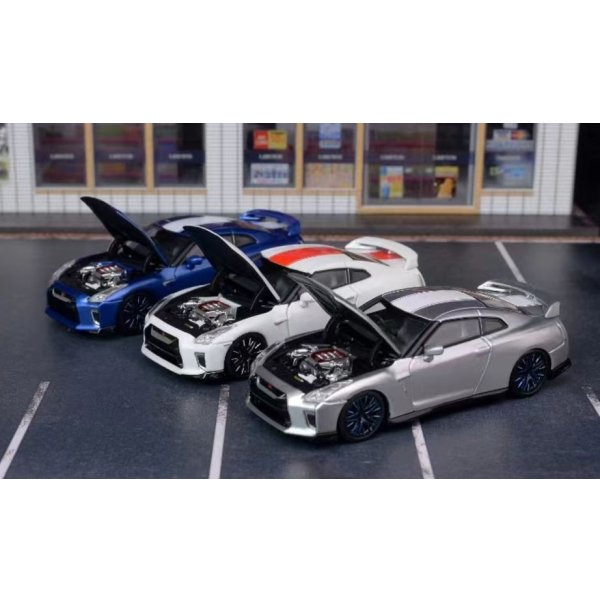 画像7: MOTORHELIX 1/64 Nissan GT-R(R35) 50th Anniversary Brilliant White Pearl