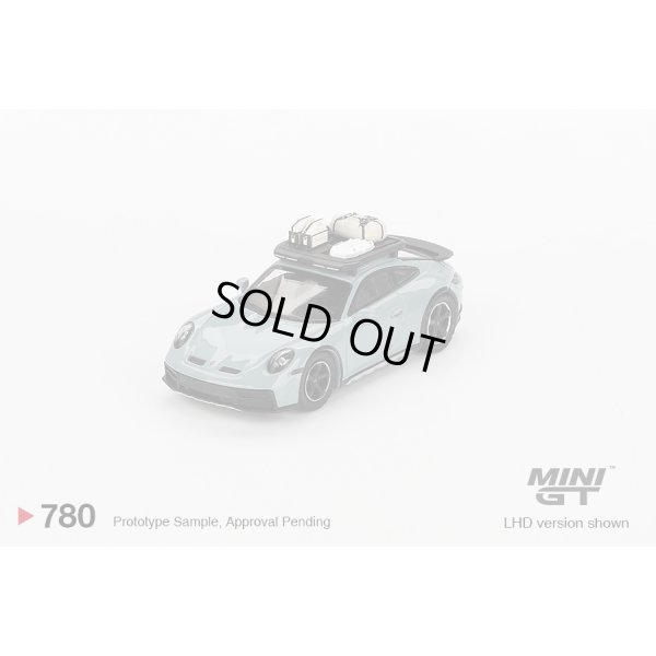 画像2: MINI GT 1/64 Porsche 911 Dakar Shade Green Metallic (LHD)