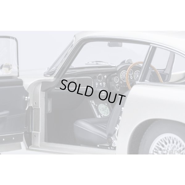 画像9: AUTOart 1/18 Aston Martin DB5 “Goldfinger” Bond Car (Silver)