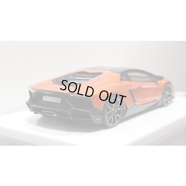 画像10: EIDOLON 1/43 Lamborghini Aventador LP720-4 50th Anniversario 2013 Arancio Pearl with Roof panel Carbon Limited 32 pcs.