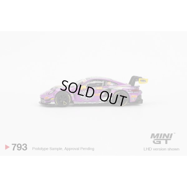 画像4: MINI GT 1/64 Porsche 911 GT3R HubAuto 2023 FIA GT World Cup 70th Anniversary Macau Grand Prix #27 K.Estrella