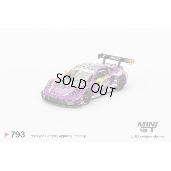 画像2: MINI GT 1/64 Porsche 911 GT3R HubAuto 2023 FIA GT World Cup 70th Anniversary Macau Grand Prix #27 K.Estrella