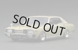 ignition model 1/18 Nissan Gloria Brougham (330) Gold