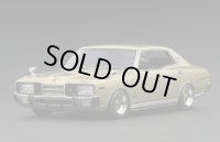 ignition model 1/18 Nissan Gloria Brougham (330) Gold