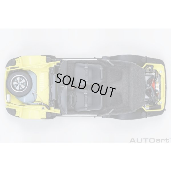 画像17: AUTOart 1/18 Porsche 911 Carrera 2.7 RS (Light Yellow with Green stripes)