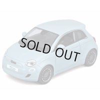 Burago 1/24 Fiat 500e (2003) Light Blue