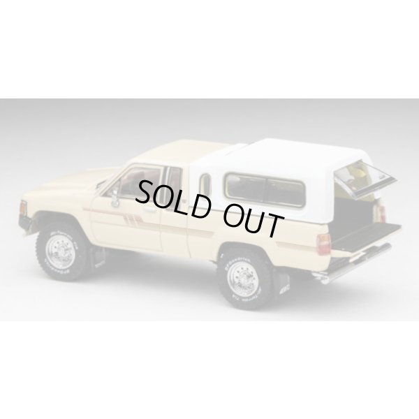 画像6: Gaincorp Products 1/64 Toyota Hilux SR5 Xtracab 1985 Beige with Accessories x DiecastTalk特注品