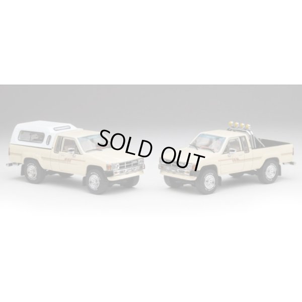画像11: Gaincorp Products 1/64 Toyota Hilux SR5 Xtracab 1985 Beige with Accessories x DiecastTalk特注品