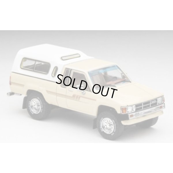 画像9: Gaincorp Products 1/64 Toyota Hilux SR5 Xtracab 1985 Beige with Accessories x DiecastTalk特注品