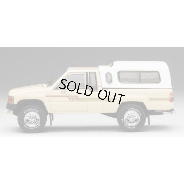 画像5: Gaincorp Products 1/64 Toyota Hilux SR5 Xtracab 1985 Beige with Accessories x DiecastTalk特注品