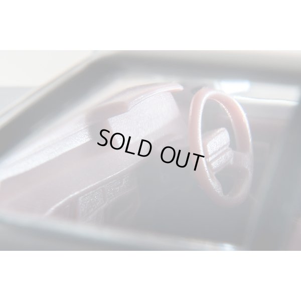 画像8: TOMYTEC 1/64 Limited Vintage NEO Toyota Crown Hardtop 3.0 Royal Saloon G (White) 1985