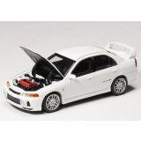 MOTORHELIX 1/64 Mitsubishi Lancer Evolution IV Scotia White