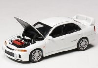 MOTORHELIX 1/64 Mitsubishi Lancer Evolution IV Scotia White