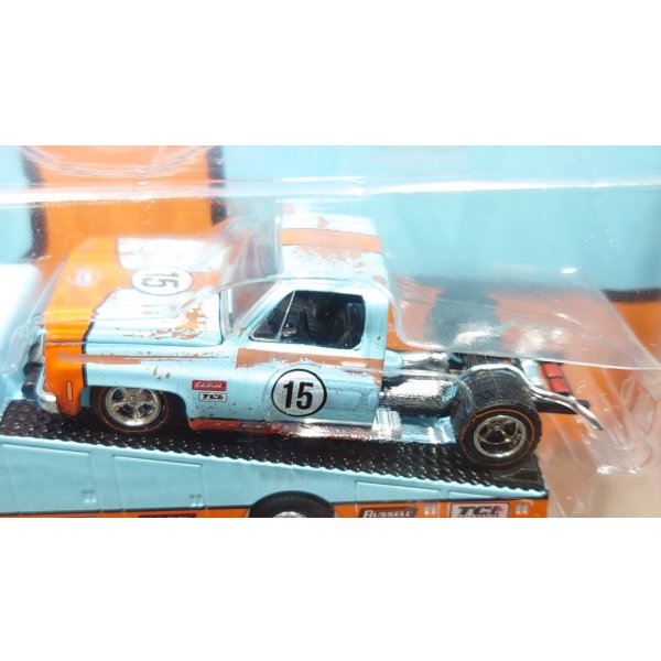 画像5: M2 Machines 1/64 1973 Chevrolet C30 Wedge Truck & 1978 Silver Silverado 10 Blue/Orange Gulf