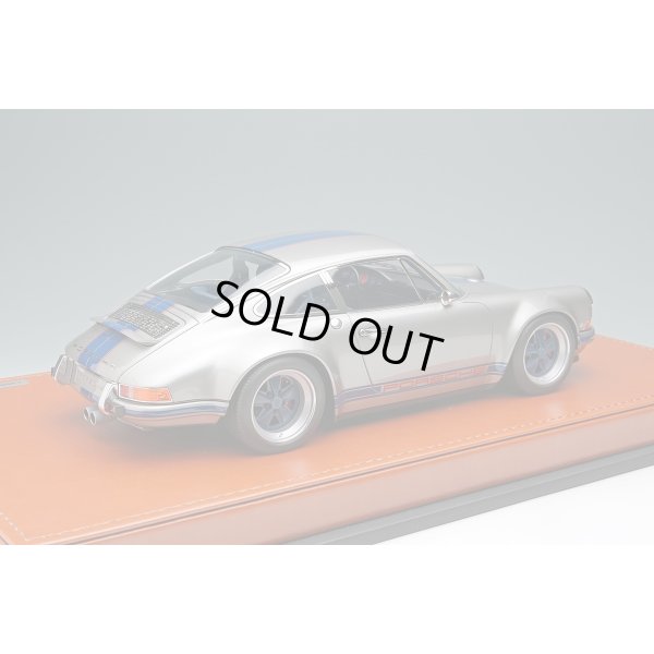 画像4: EIDOLON 1/18 Singer 911 (964) Coupe Titanium Silver / Navy Stripe Limited 100 pcs.