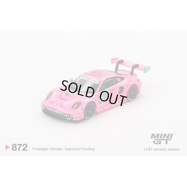 画像2: MINI GT 1/64 Porsche 911 GT3R AO Racing "Roxy" 2023 IMSA Virginia #80 P.J. Hyett/S. Priaulx