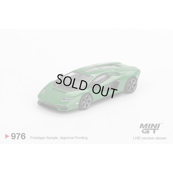 画像2: MINI GT 1/64 Lamborghini Countach LPI 800-4 Verde Medium Green (LHD)