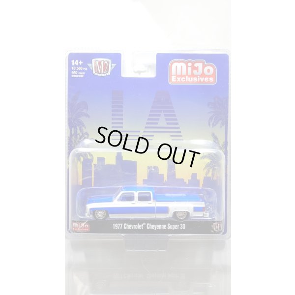 画像1: M2 Machines 1/64 1977 Chevrolet Cheyenne Super 30 LA White