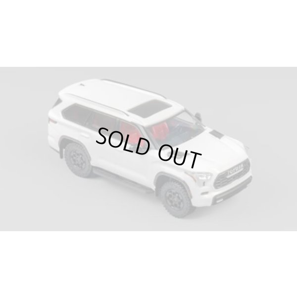 画像2: CM Model 1/64 Toyota Sequoia Pearl White