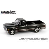 GREEN LiGHT EXCLUSIVE 1/64 1972 Chevy Cheyenne C10 Short Bed - Black