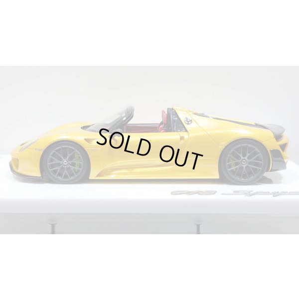 画像2: EIDOLON 1/43 Porsche 918 Spyder weissach package 2011 Grande Giallo Pearl Limited 35 pcs.