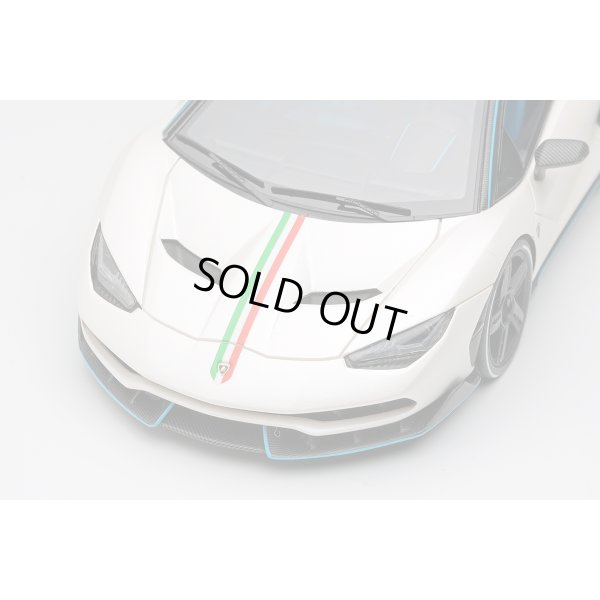 画像6: EIDOLON COLLECTION 1/43 Lamborghini Centenario LP770-4 2016 Rear Wing up Bianco Canopus / Italian Stripe Limited 120 pcs.