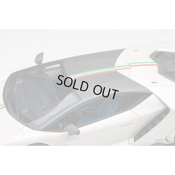 画像7: EIDOLON COLLECTION 1/43 Lamborghini Centenario LP770-4 2016 Rear Wing up Bianco Canopus / Italian Stripe Limited 120 pcs.