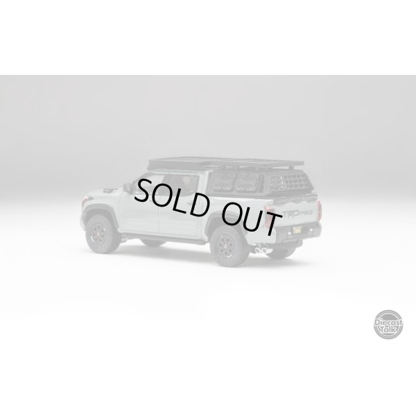 画像2: Gaincorp Products x Diecasttalk 1/64 Toyota Tundra TRD PRO Lunarlock with Roof Rack & Accessories