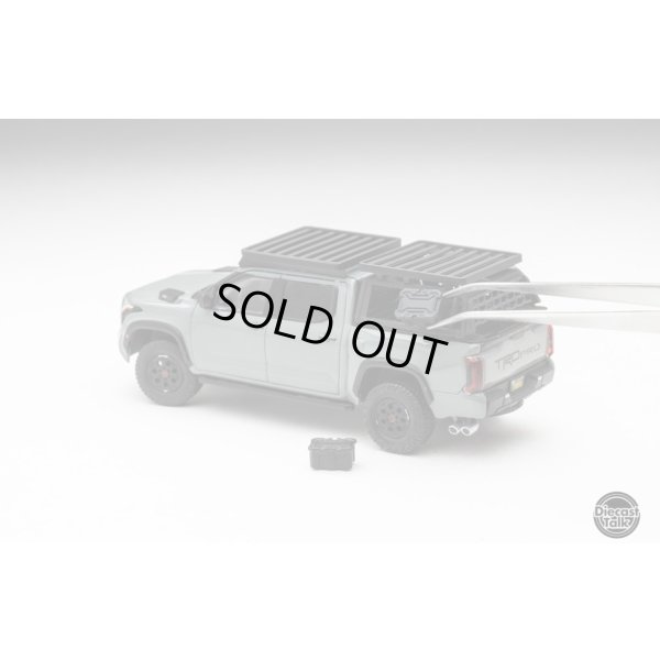 画像6: Gaincorp Products x Diecasttalk 1/64 Toyota Tundra TRD PRO Lunarlock with Roof Rack & Accessories