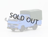 MODEL1 1/64 Isuzu NHR 1987 Blue LHD w/ Canvas