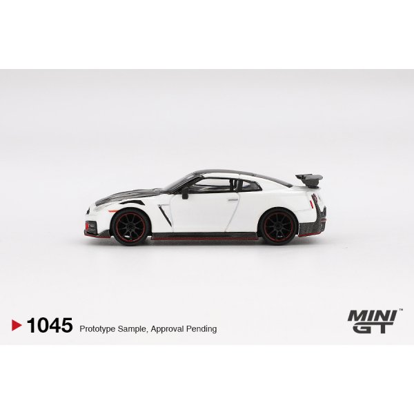 画像4: MINI GT 1/64 Nissan GT-R NISMO 2024 Brilliant White Pearl (LHD)
