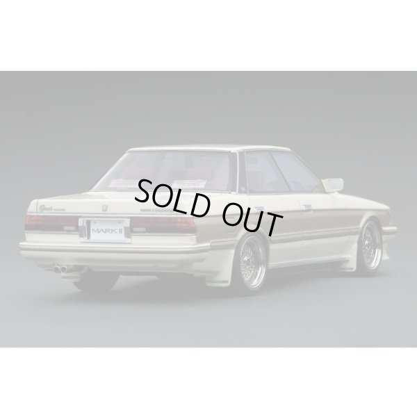 画像2: ignition model 1/18 Toyota MarkII Grande (GX71) Pearl White/Gold