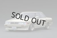 ignition model 1/18 Toyota MarkII Grande (GX71) Pearl White/Gold