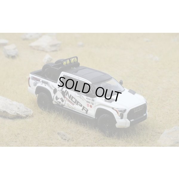 画像4: GCD 1/64 Toyota Tundra TRD Pro White/Art with Accessories (LHD)