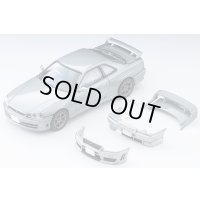 TOMYTEC 1/64 Limited Vintage NEO Nissan Skyline 2-Door Sports Coupe 25GT TURBO with Optional Parts (Silver) 2000