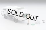 TOMYTEC 1/64 Limited Vintage NEO Mitsubishi Fuso Canter Cleaning Truck (White) with Figure