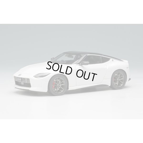 画像2: EIDOLON 1/43 NISSAN Fairlady Z "Version ST" 2025 Brilliant White Pearl/Super Black Limited Edition 50 pcs.