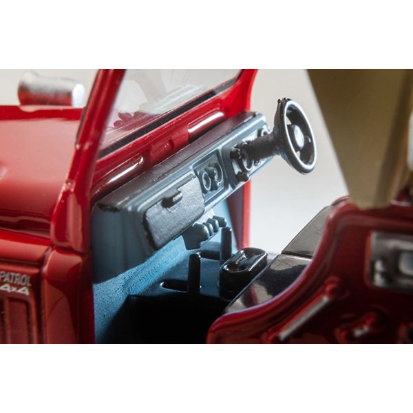 画像9: TOMYTEC 1/64 Limited Vintage Nissan Patrol Fire Engine Pumper (with figure)