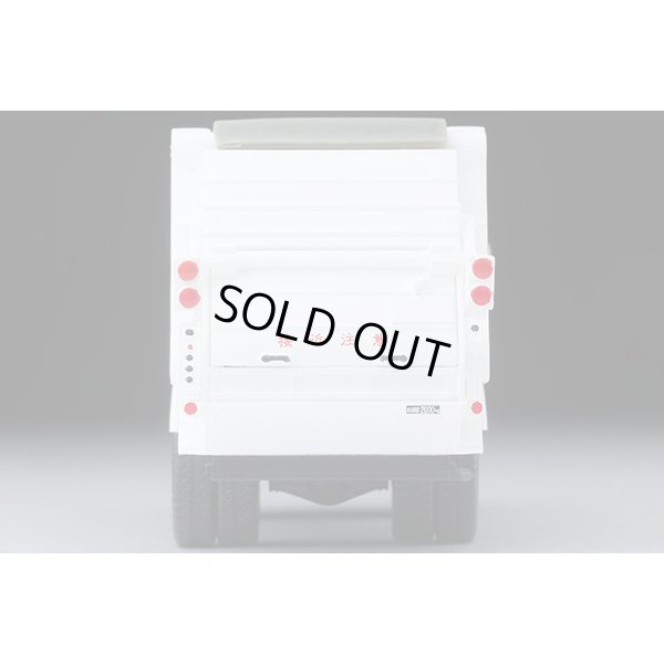 画像7: TOMYTEC 1/64 Limited Vintage NEO Mitsubishi Fuso Canter Cleaning Truck (White) with Figure