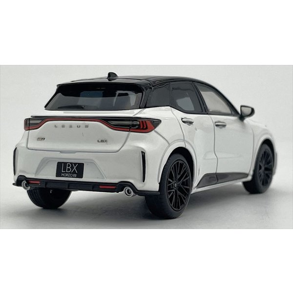 画像2: Kyosho Original 1/43 Lexus LBX MORIZO RR White Nova Glass Flake/Black