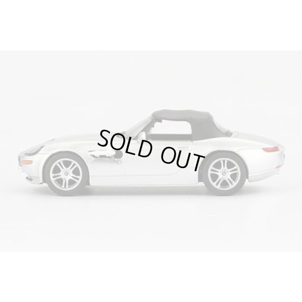 画像3: MINI GT 1/64 BMW Z8 "007 The World Is Not Enough" (2000) Japan Exclusive Package