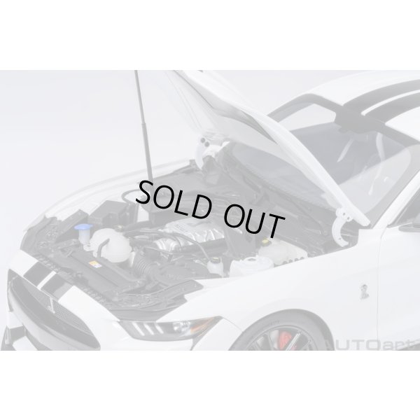 画像11: AUTOart 1/18 Ford Mustang Shelby GT500 (White with Black Stripes)