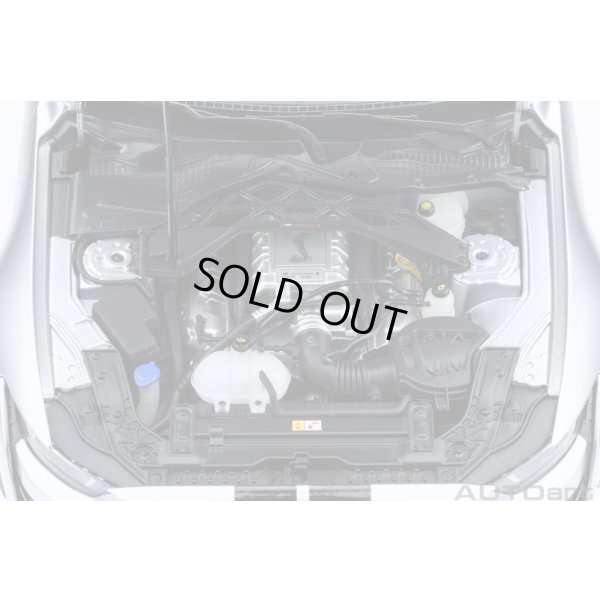 画像12: AUTOart 1/18 Ford Mustang Shelby GT500 (Silver with Black Stripes)