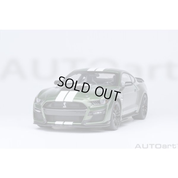 画像19: AUTOart 1/18 Ford Mustang Shelby GT500 (Green with White Stripes)