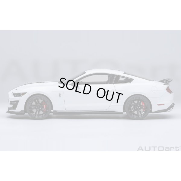 画像3: AUTOart 1/18 Ford Mustang Shelby GT500 (White with Black Stripes)