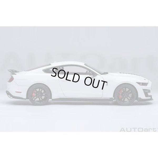 画像4: AUTOart 1/18 Ford Mustang Shelby GT500 (White with Black Stripes)