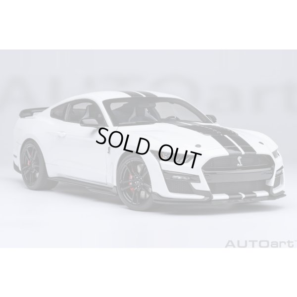 画像18: AUTOart 1/18 Ford Mustang Shelby GT500 (White with Black Stripes)