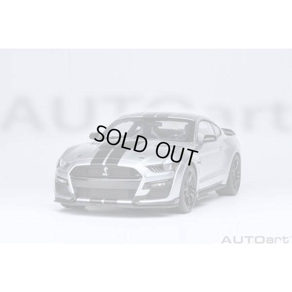 画像19: AUTOart 1/18 Ford Mustang Shelby GT500 (Silver with Black Stripes)